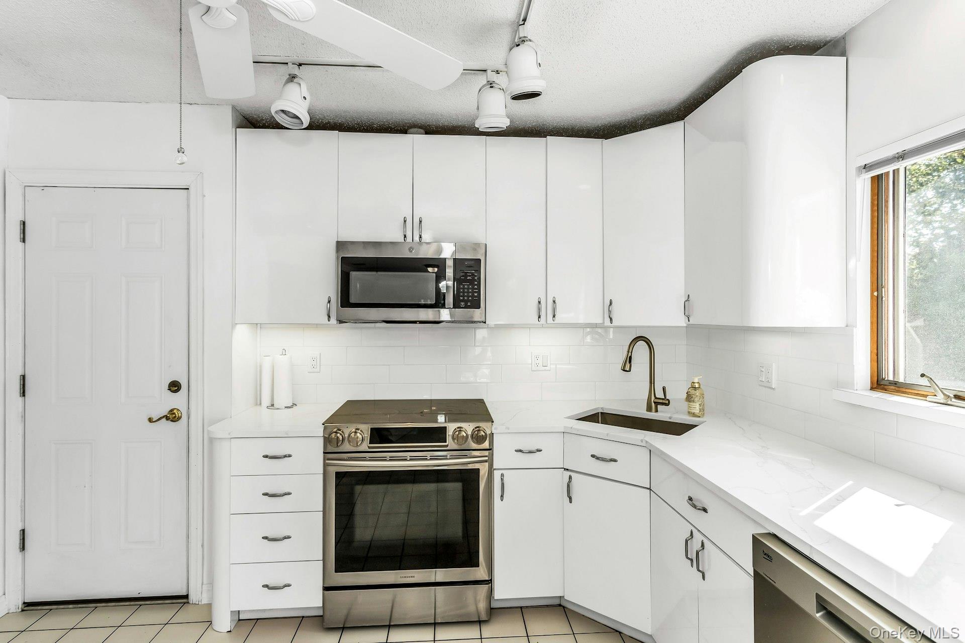 #11 photo, 28 Grove Street, Massapequa , NY 11758