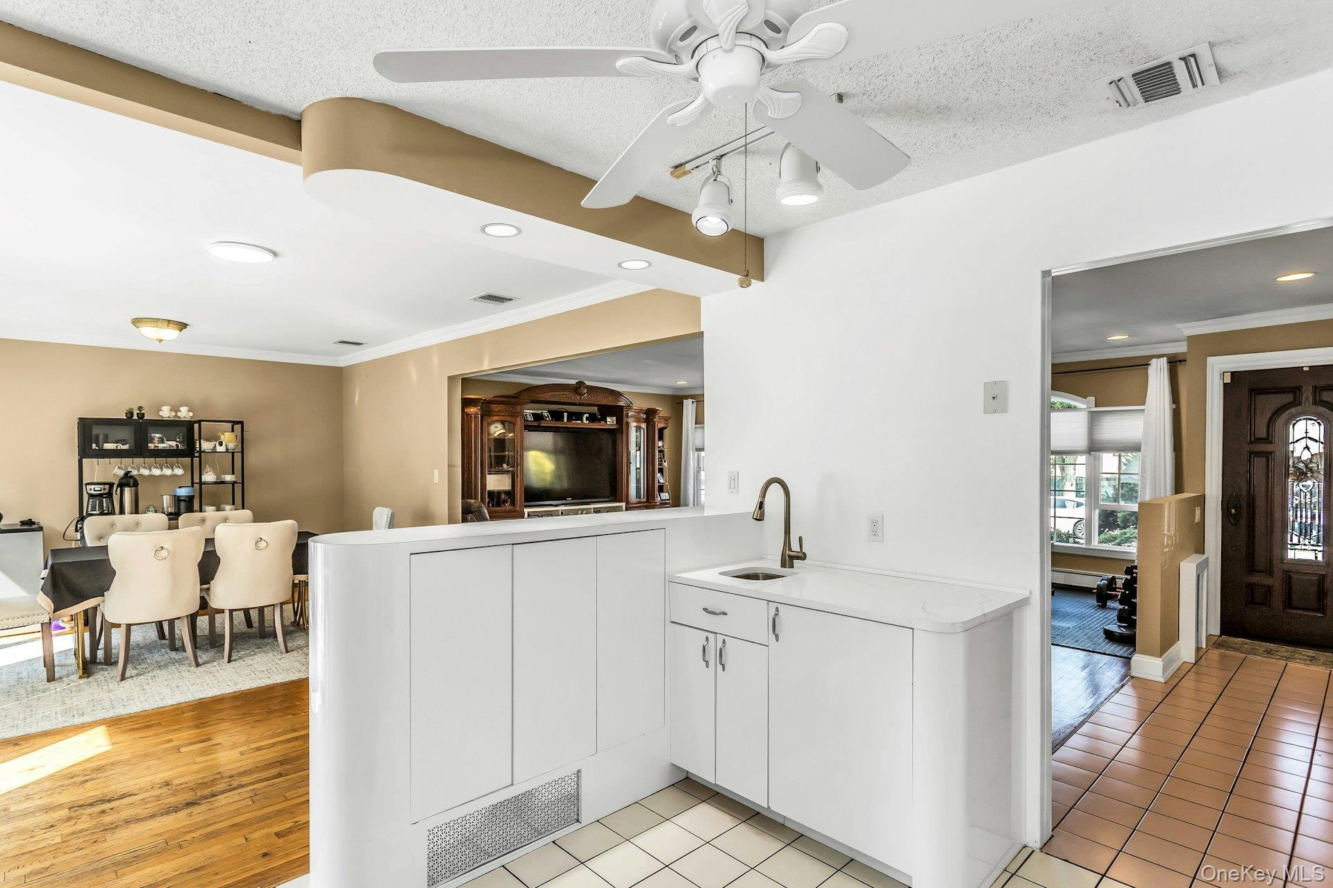 #12 photo, 28 Grove Street, Massapequa , NY 11758