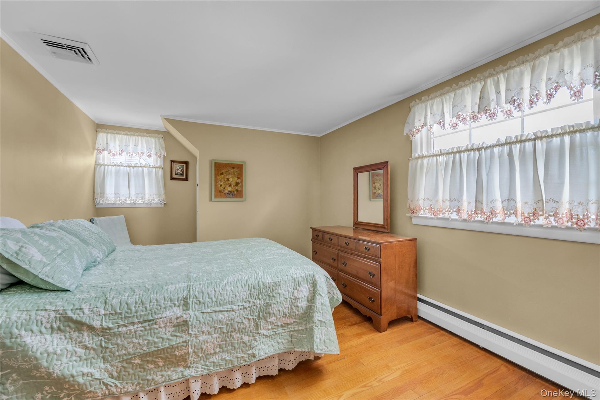 #13 photo, 21 Farragut Road, Old Bethpage , NY 11804