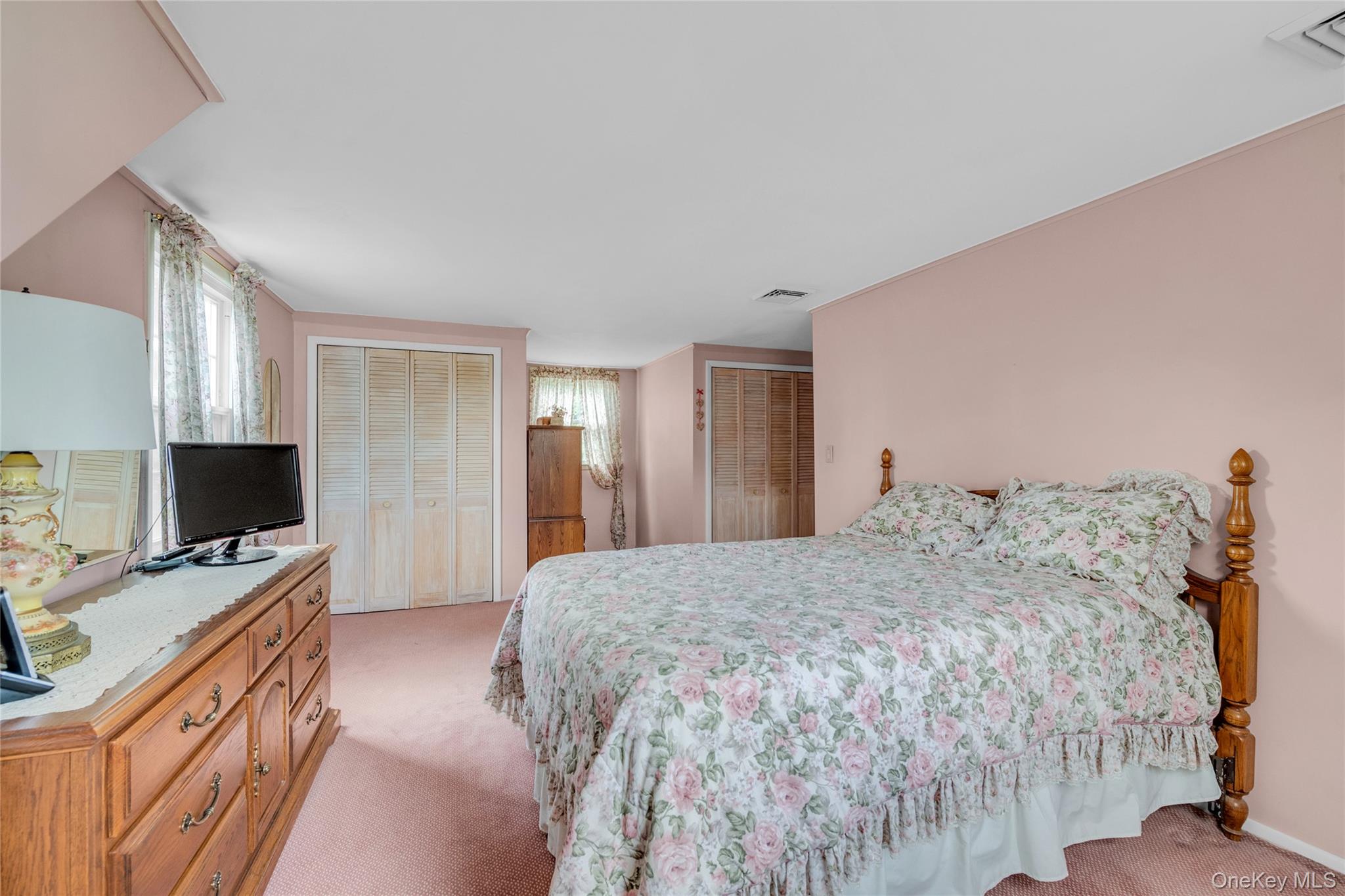 #16 photo, 21 Farragut Road, Old Bethpage , NY 11804