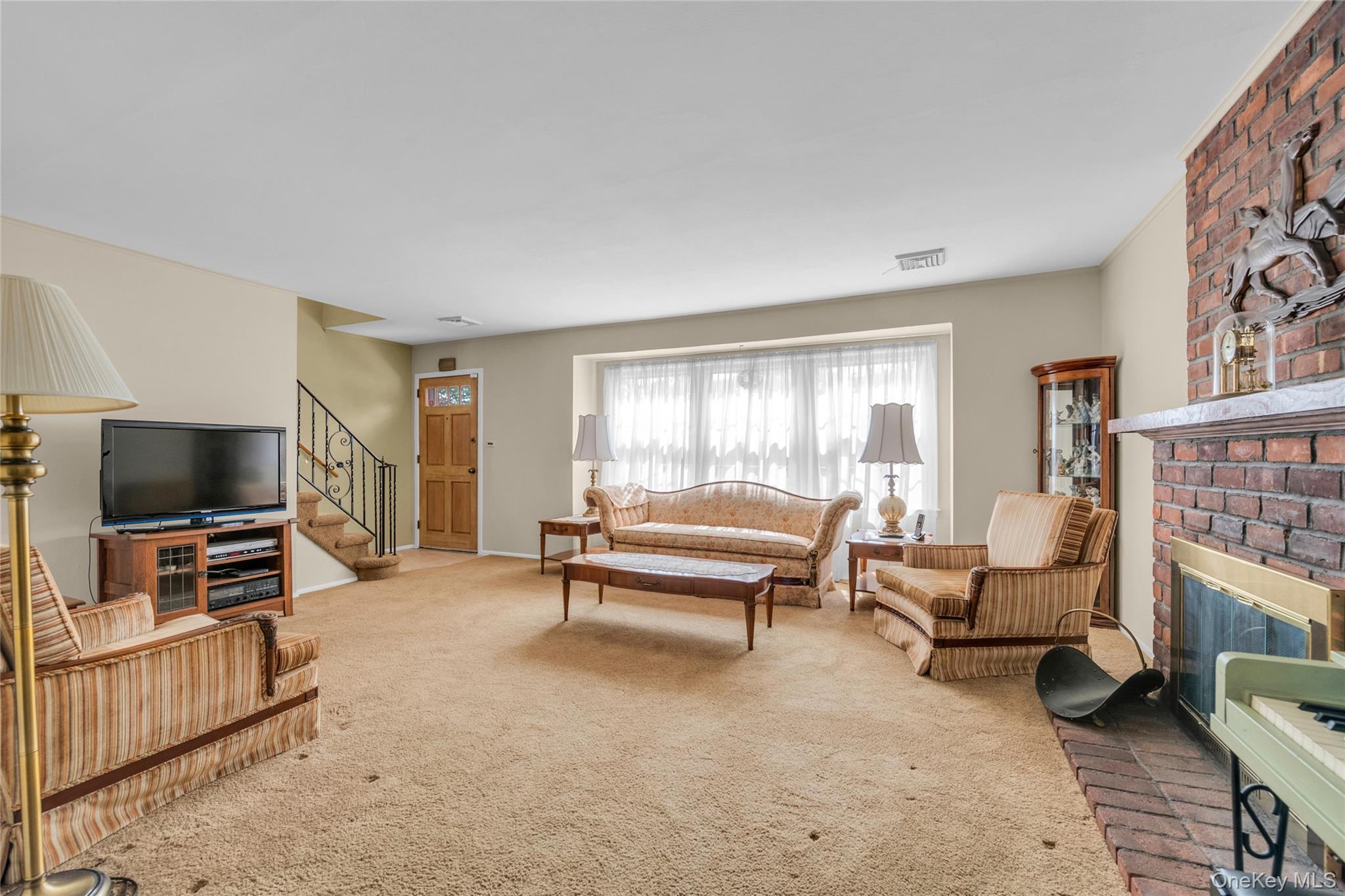 #2 photo, 21 Farragut Road, Old Bethpage , NY 11804