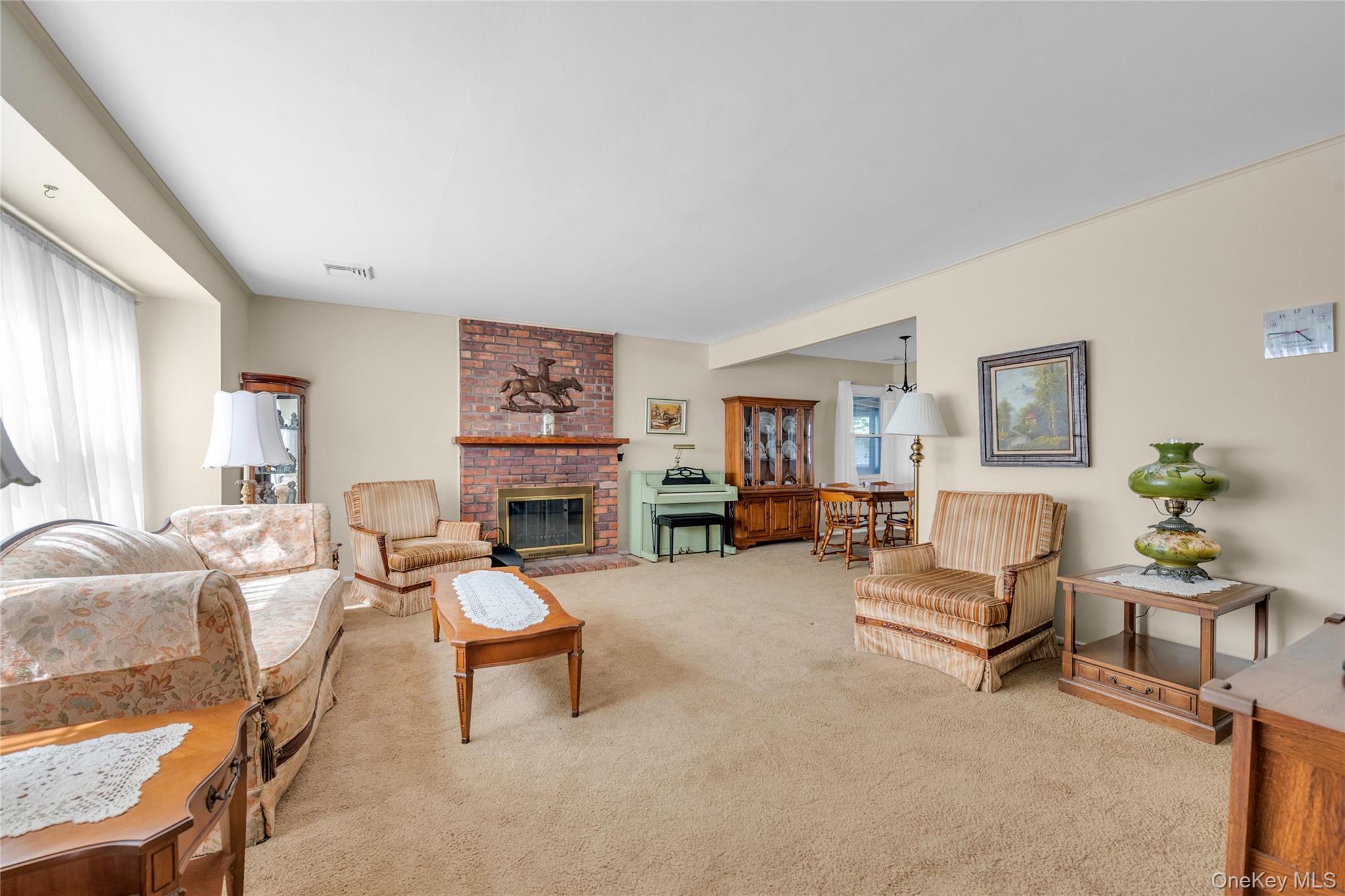 #4 photo, 21 Farragut Road, Old Bethpage , NY 11804