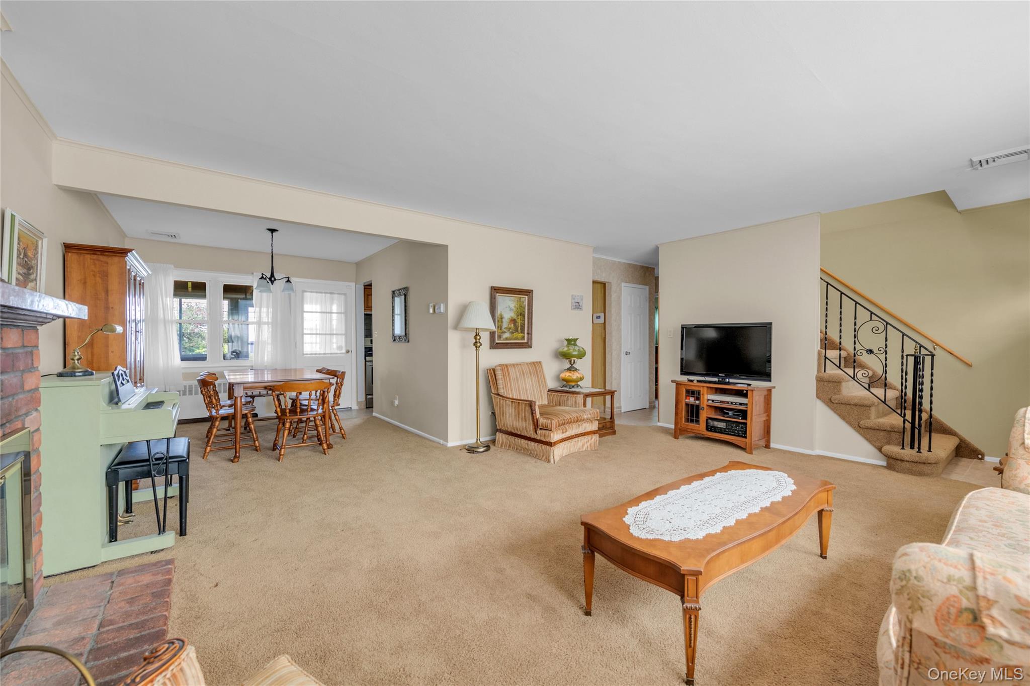 #5 photo, 21 Farragut Road, Old Bethpage , NY 11804