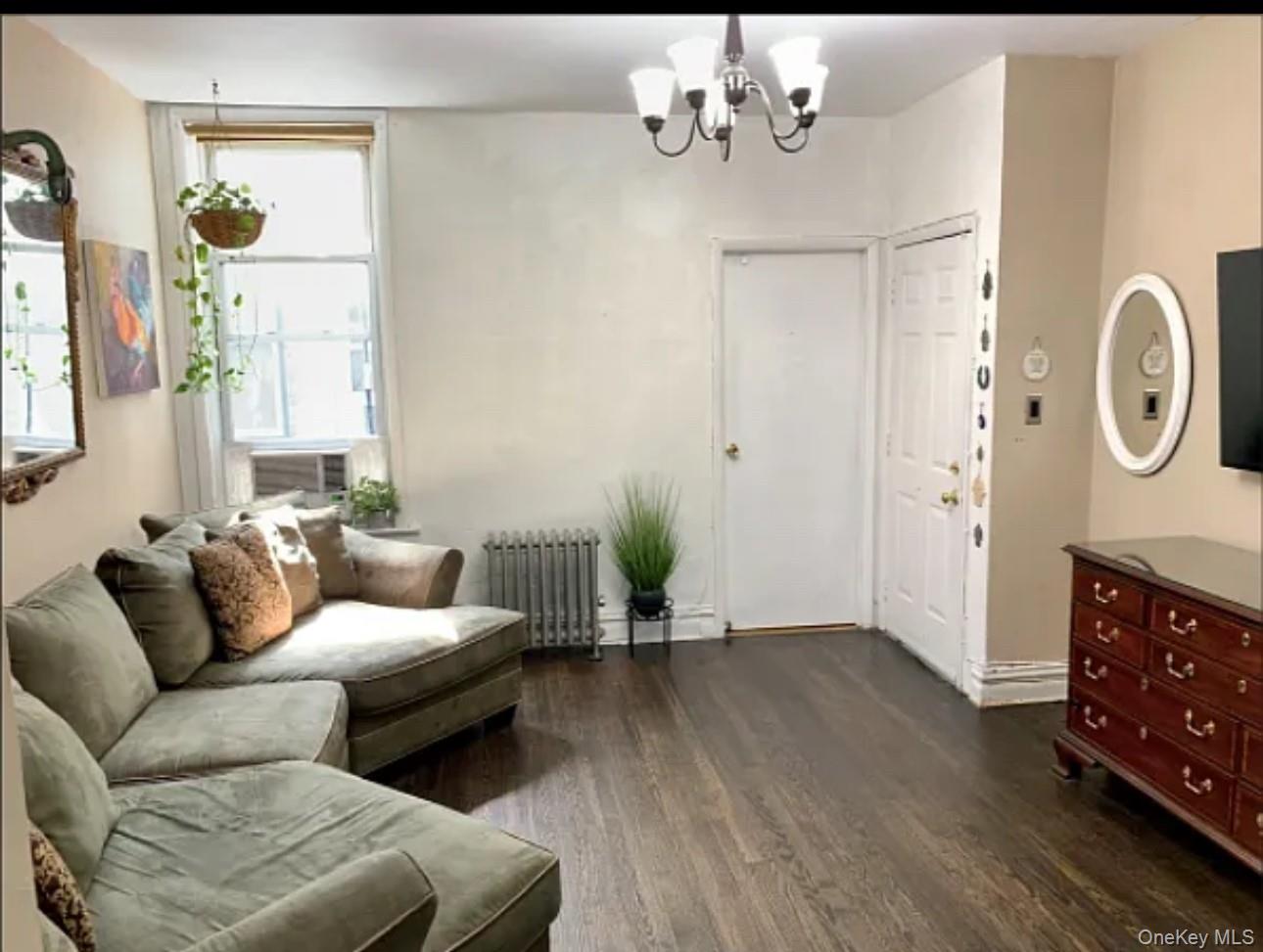 #6 photo, 3092 44th Street, Astoria , NY 11103