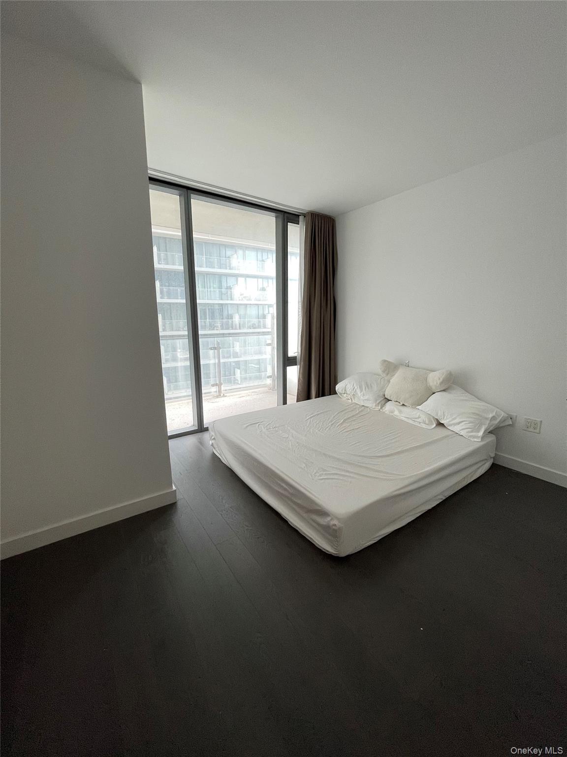 #8 photo, 131-05 40th Road, クイーンズ区 Flushing , NY 11354