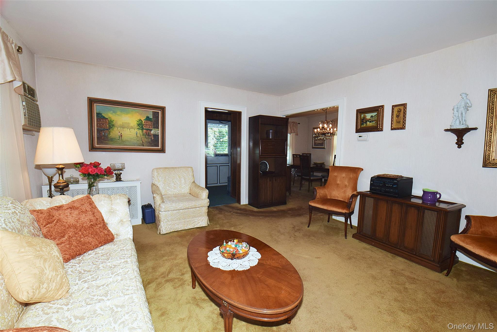 #4 photo, 12 Hawthorne Street, Williston Park , NY 11596