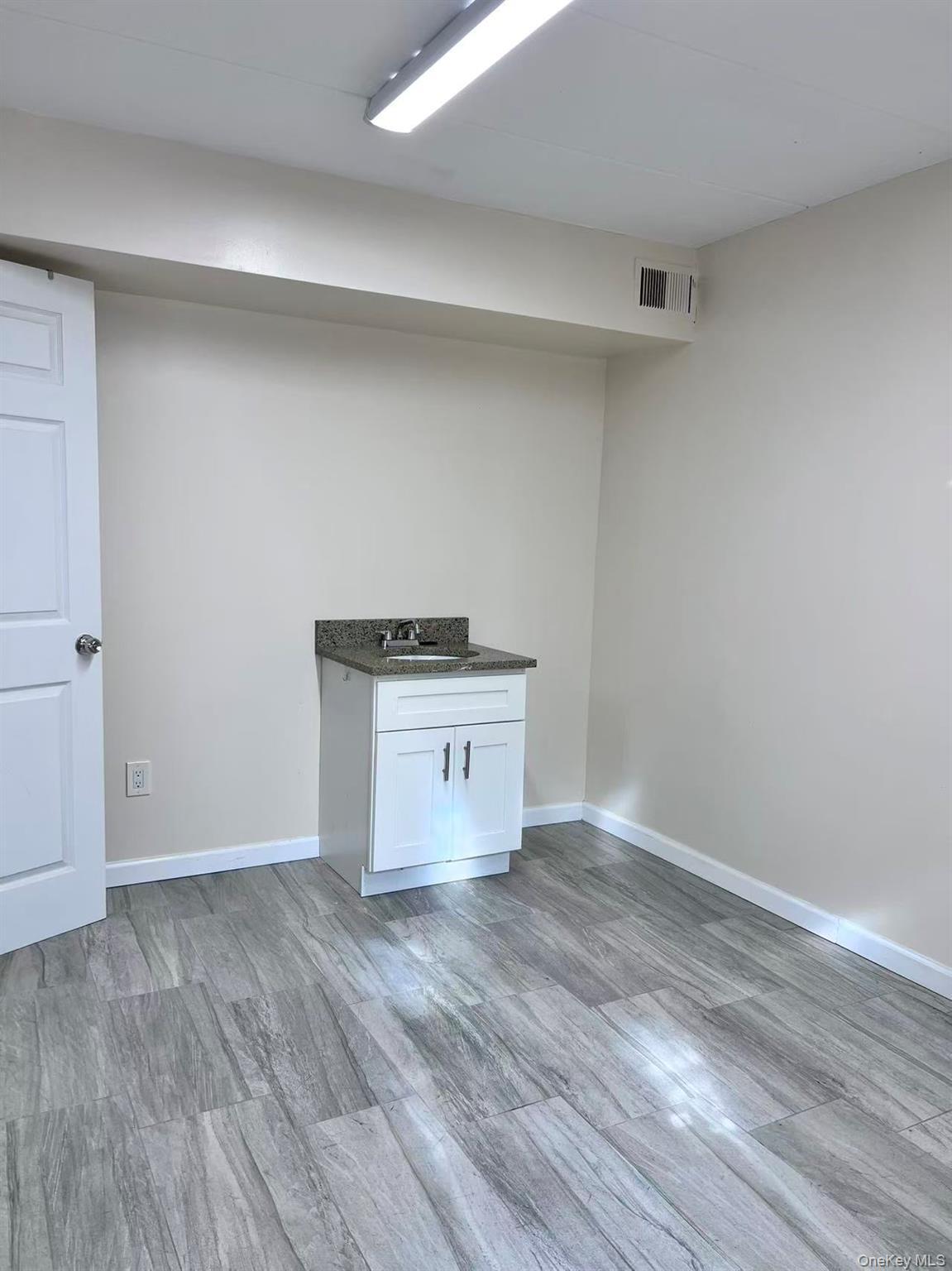 #6 photo, 12215 25th Road, クイーンズ区 Flushing , NY 11354