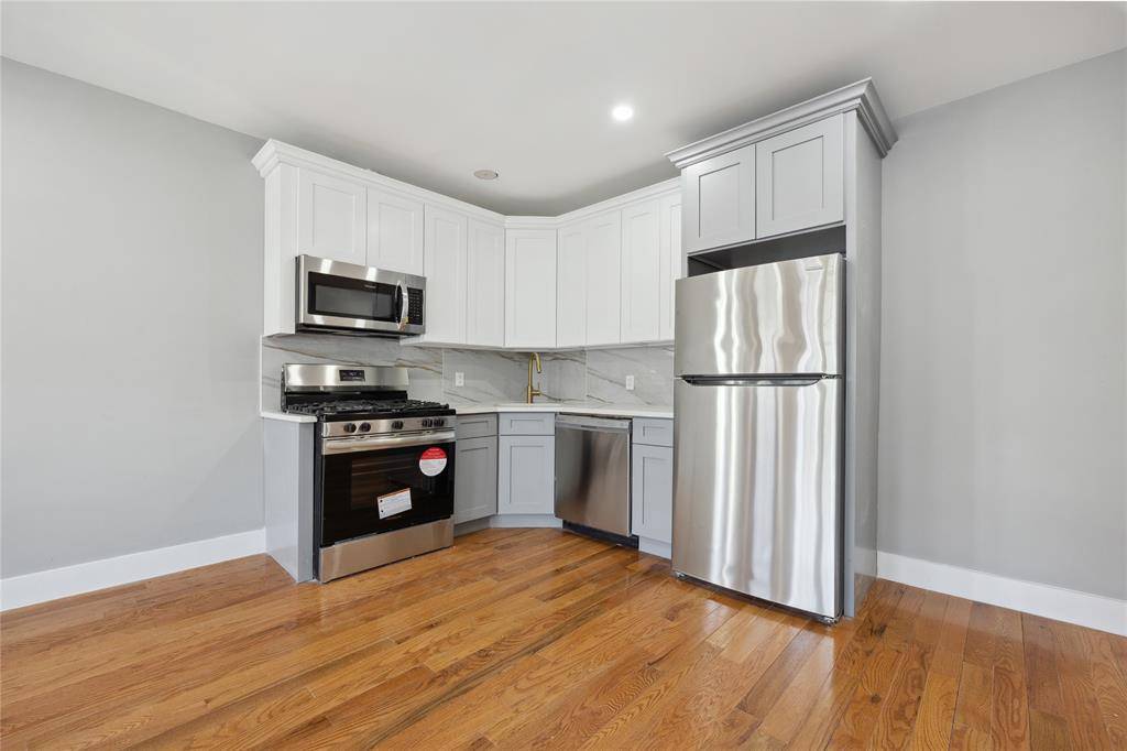 #23 photo, 104-69 129th Street, South Richmond Hill , NY 11419