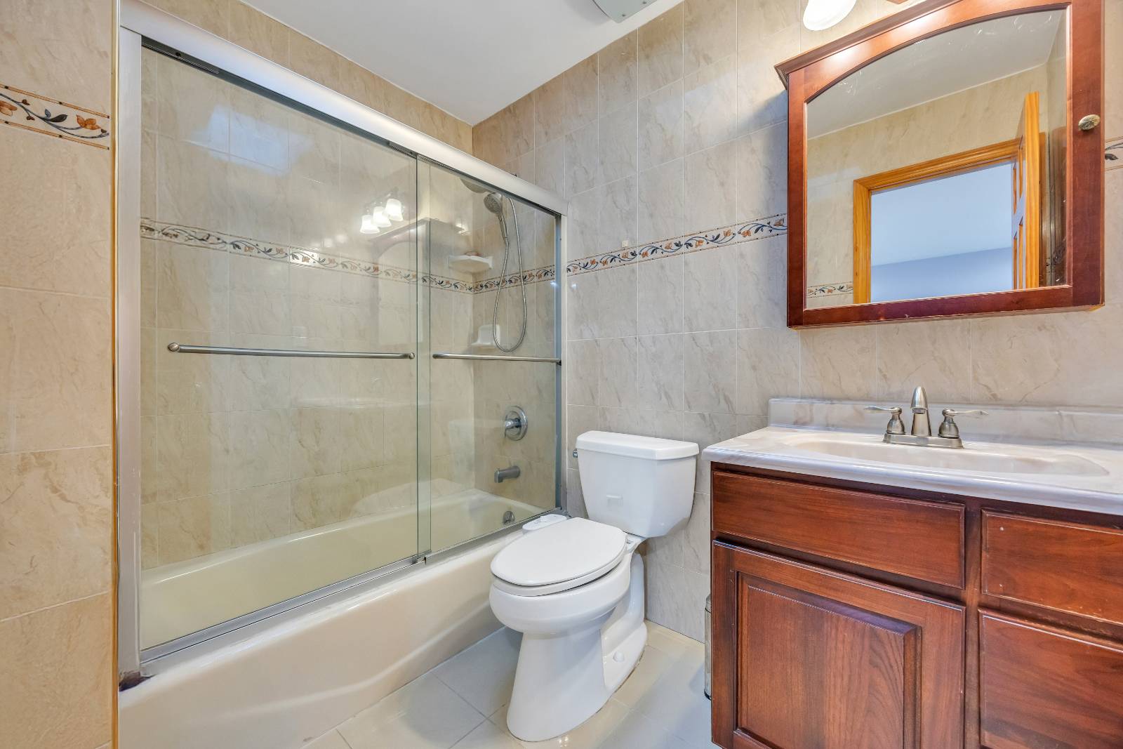 #16 photo, 29 Grove Street, Hicksville , NY 11801