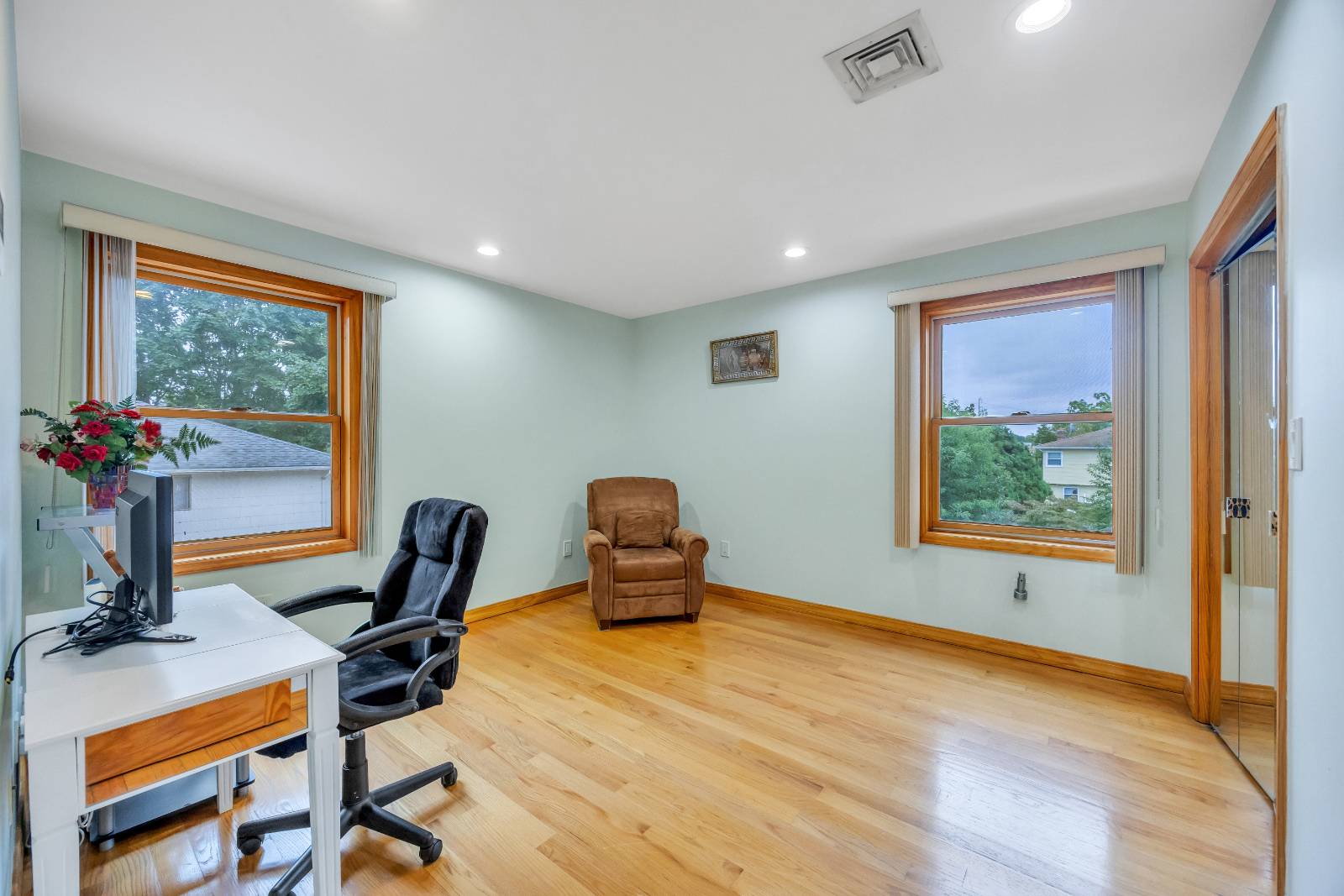 #19 photo, 29 Grove Street, Hicksville , NY 11801