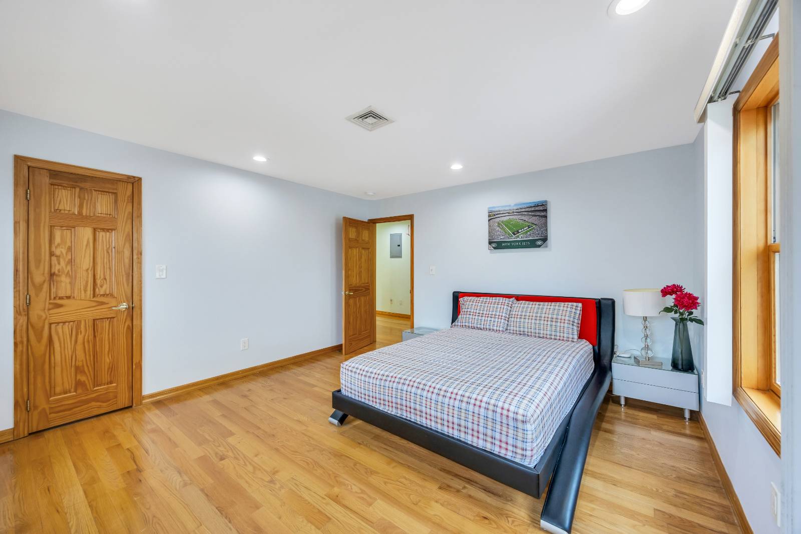 #21 photo, 29 Grove Street, Hicksville , NY 11801