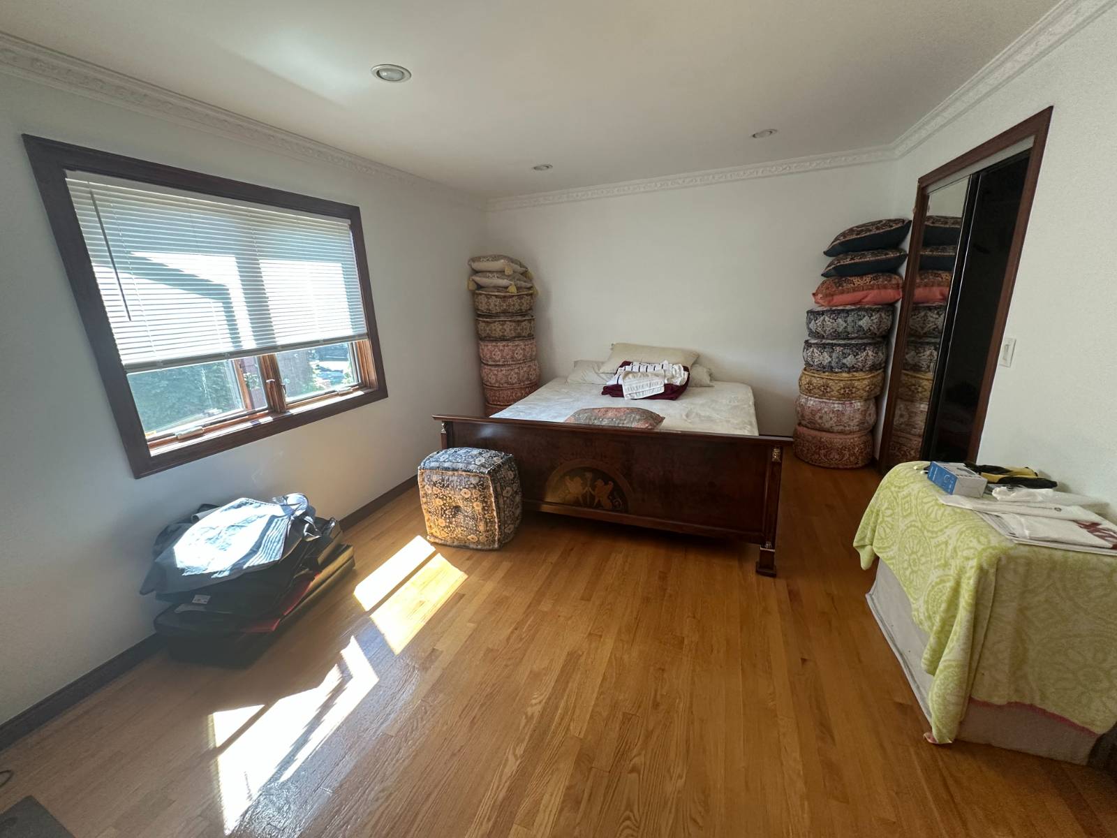 #22 photo, 63 Gateway Dr, Staten Island , NY 10304