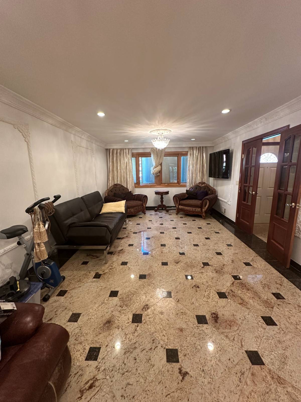 #3 photo, 63 Gateway Dr, Staten Island , NY 10304