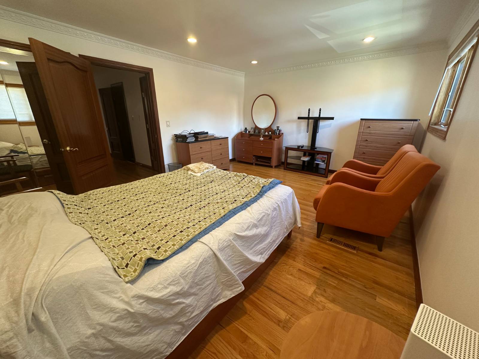 #39 photo, 63 Gateway Dr, Staten Island , NY 10304