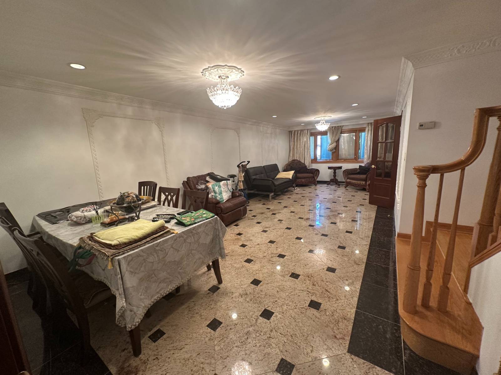 #7 photo, 63 Gateway Dr, Staten Island , NY 10304