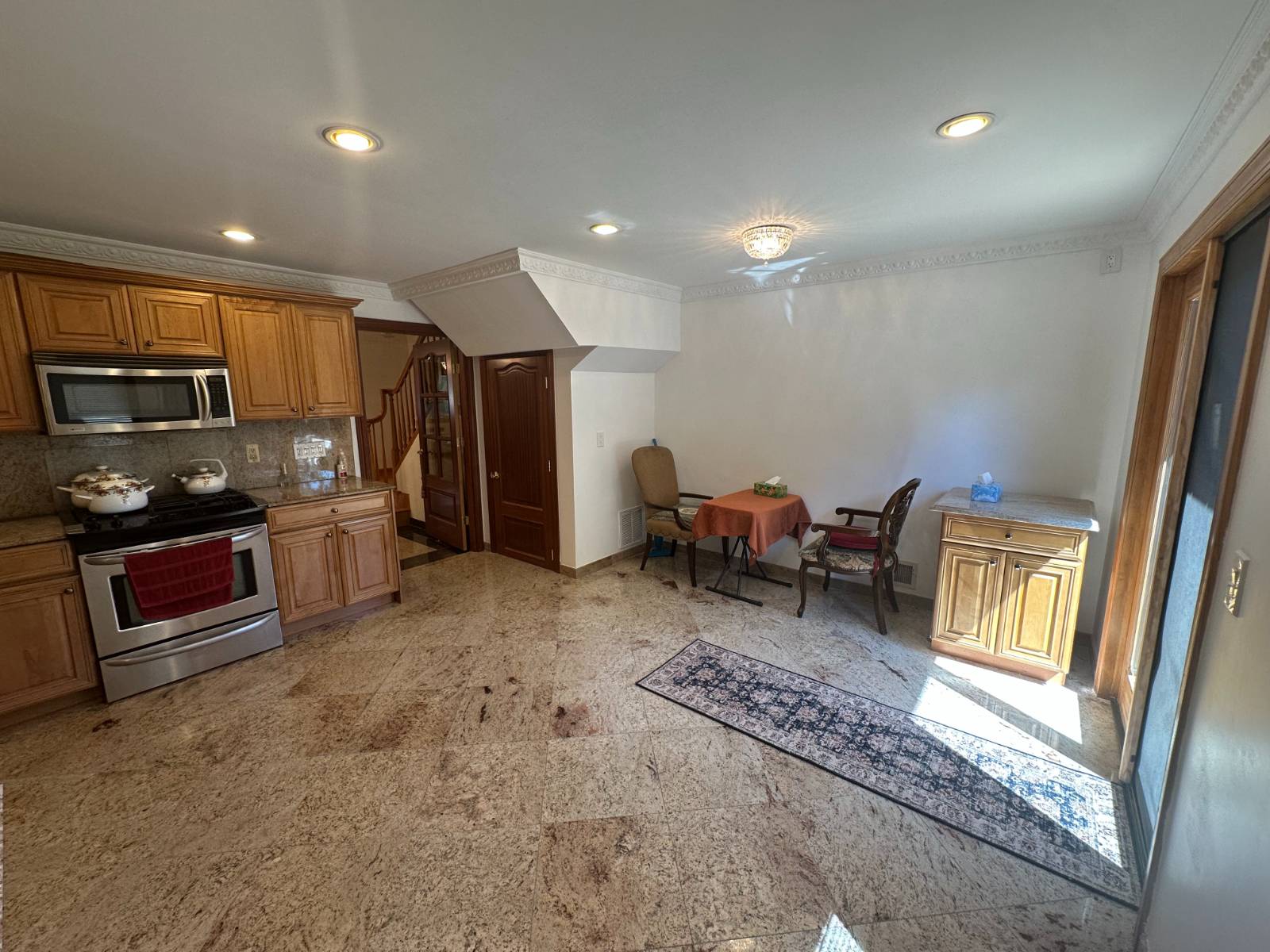 #8 photo, 63 Gateway Dr, Staten Island , NY 10304