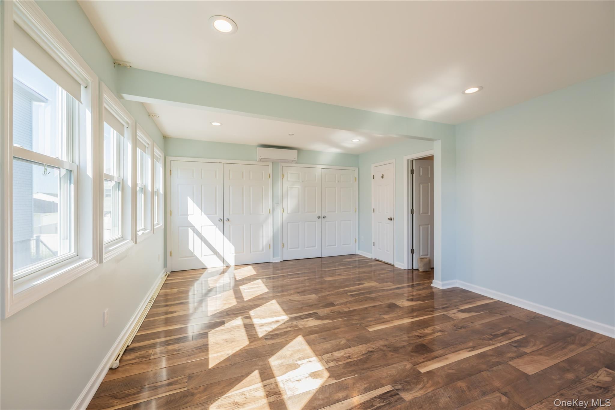 #10 photo, 869 Beach Street, サフォーク郡 Lindenhurst , NY 11757