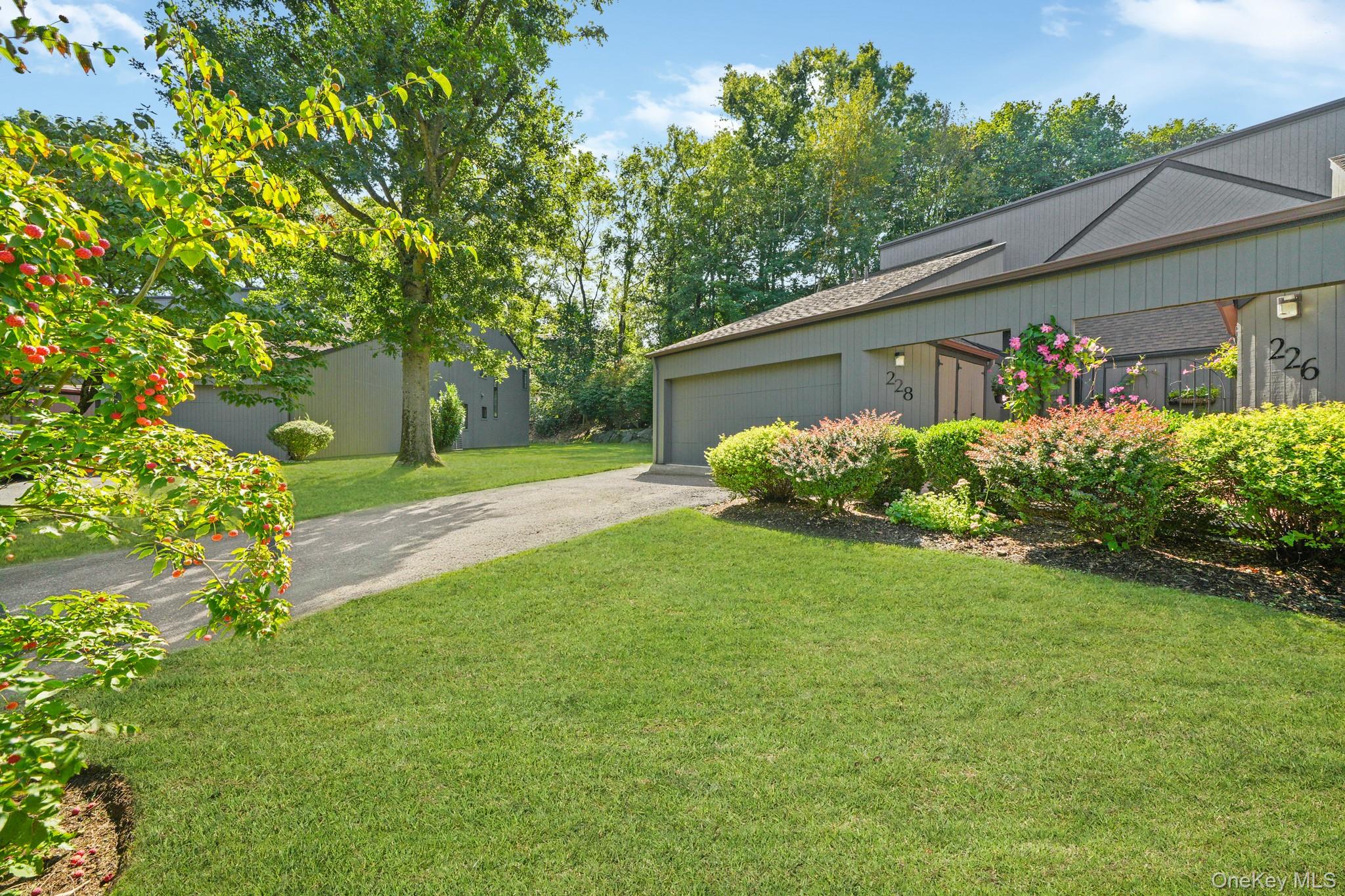 #1 photo, 228 Dogwood Lane, 紐約州 Hartsdale , NY 10530