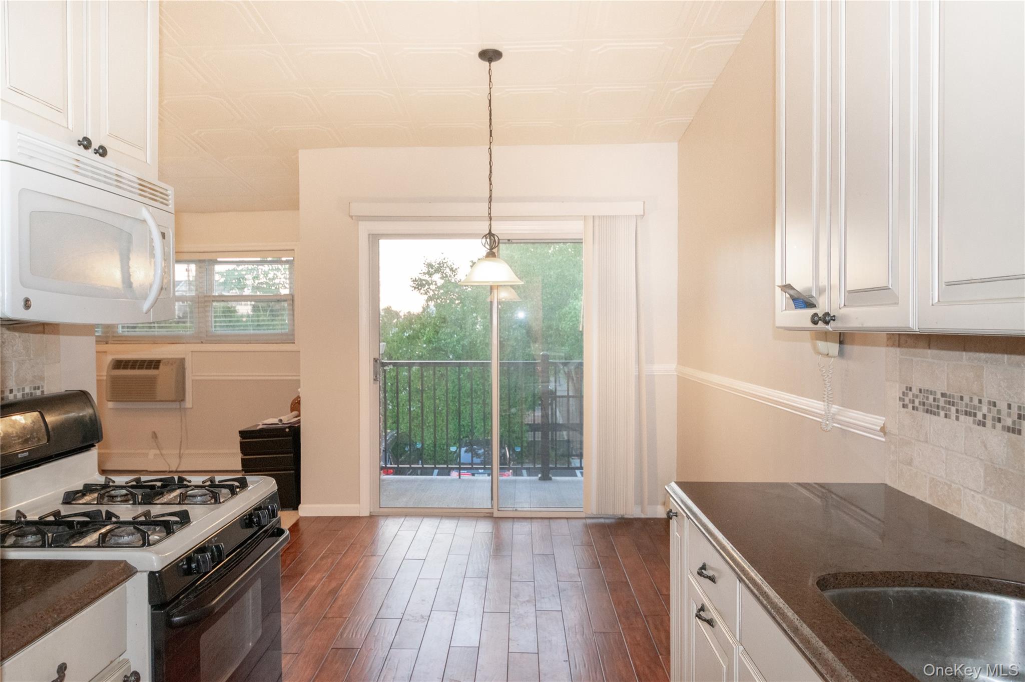 #7 photo, 26 Ivy Street, Farmingdale , NY 11735