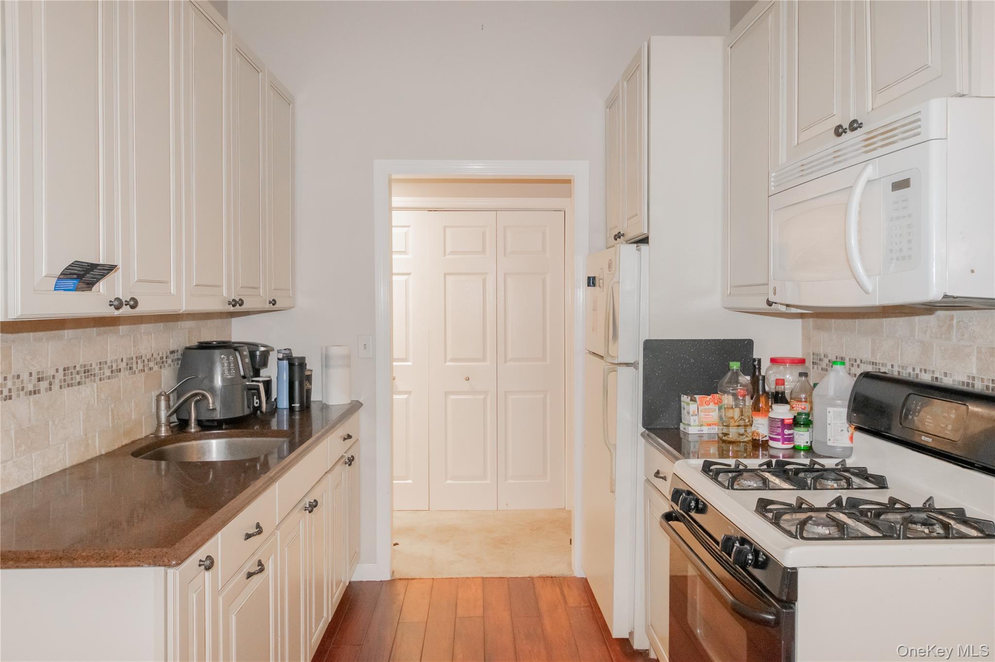 #9 photo, 26 Ivy Street, Farmingdale , NY 11735