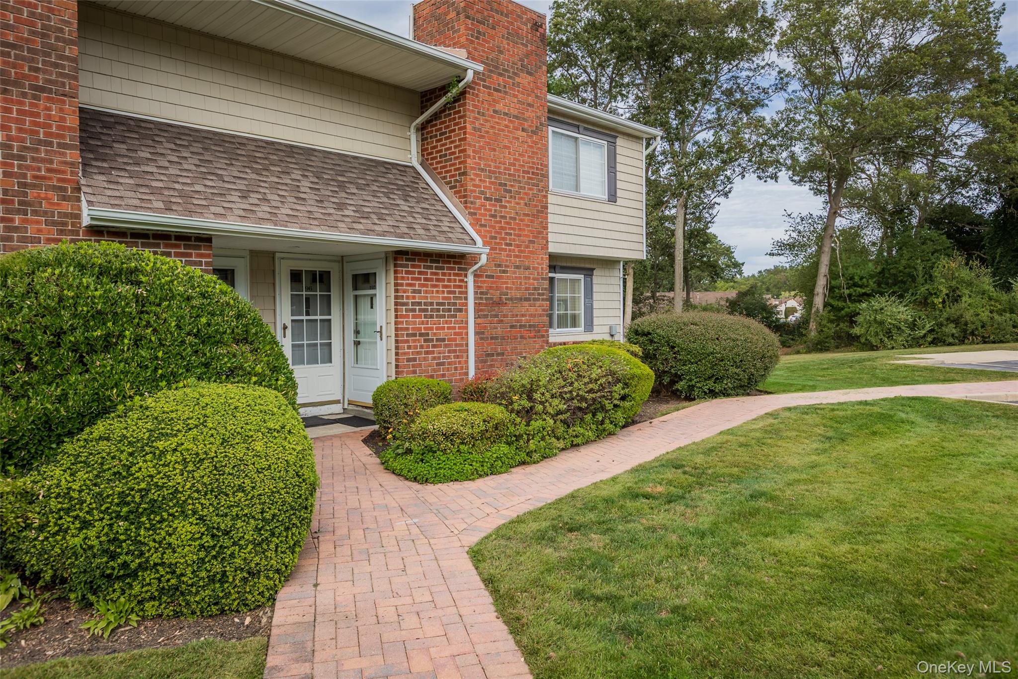 #1 photo, 197 Lake Point Circle, सफ़ोक काउंटी Middle Island , NY 11953