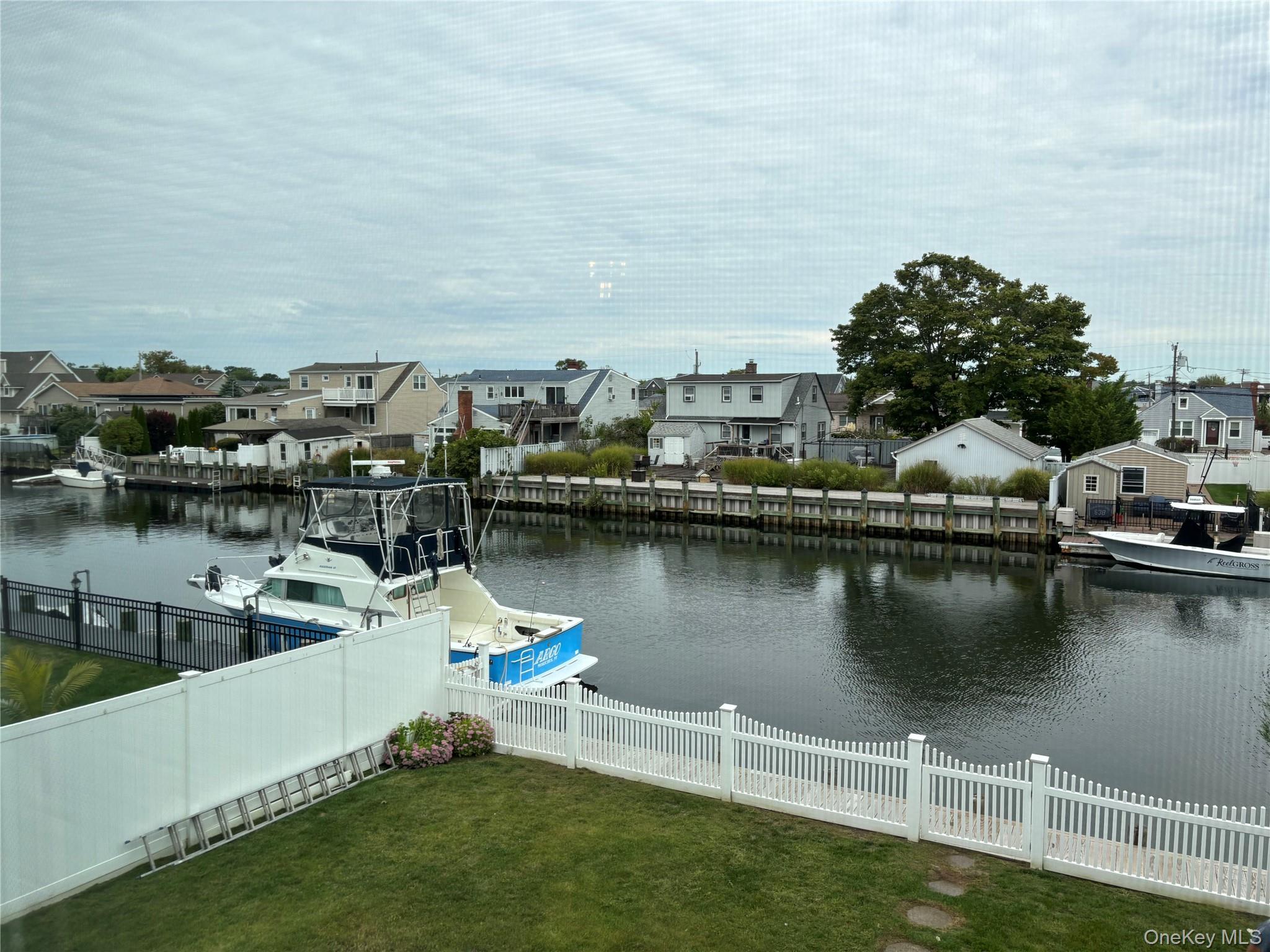 #16 photo, 65 Jefferson Place, Massapequa , NY 11758