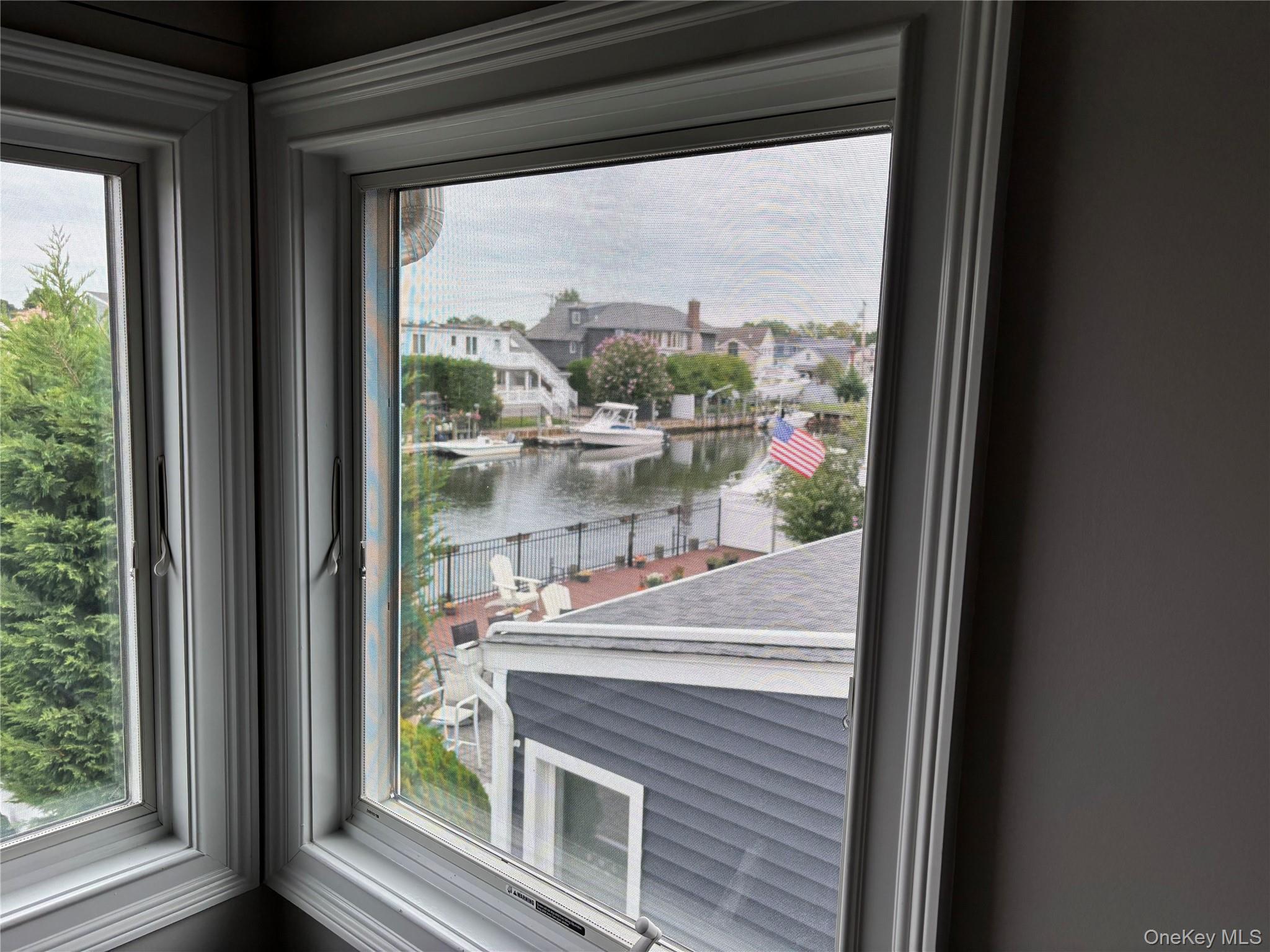 #8 photo, 65 Jefferson Place, Massapequa , NY 11758