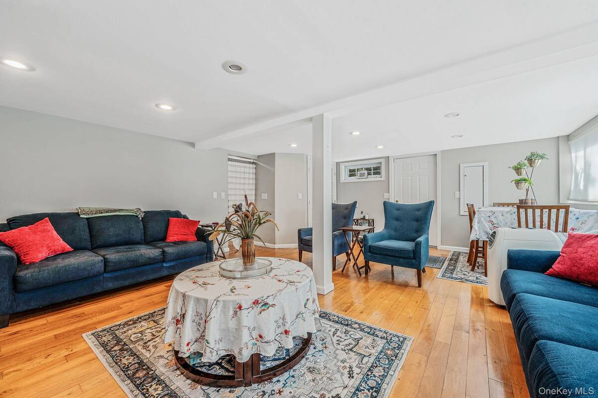 #14 photo, 27 Split Cedar Drive, Islandia , NY 11749