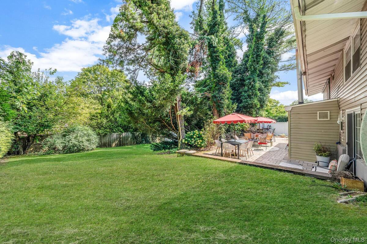 #22 photo, 27 Split Cedar Drive, Islandia , NY 11749