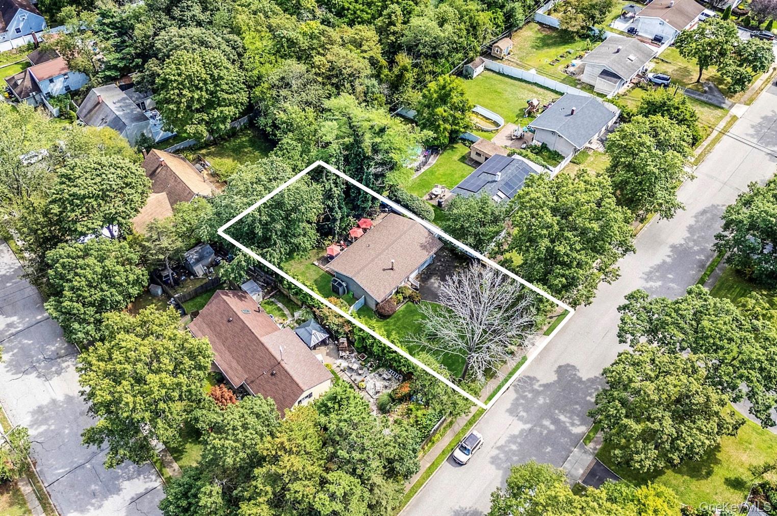 #23 photo, 27 Split Cedar Drive, Islandia , NY 11749