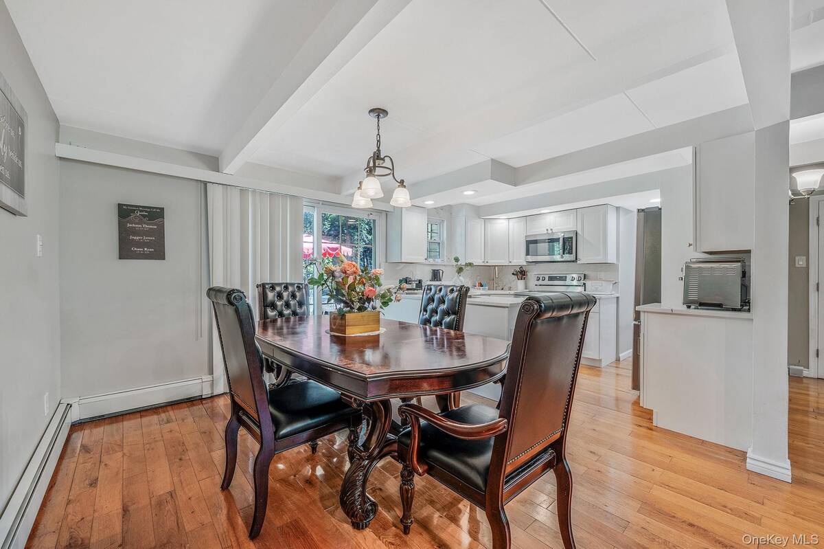 #6 photo, 27 Split Cedar Drive, Islandia , NY 11749