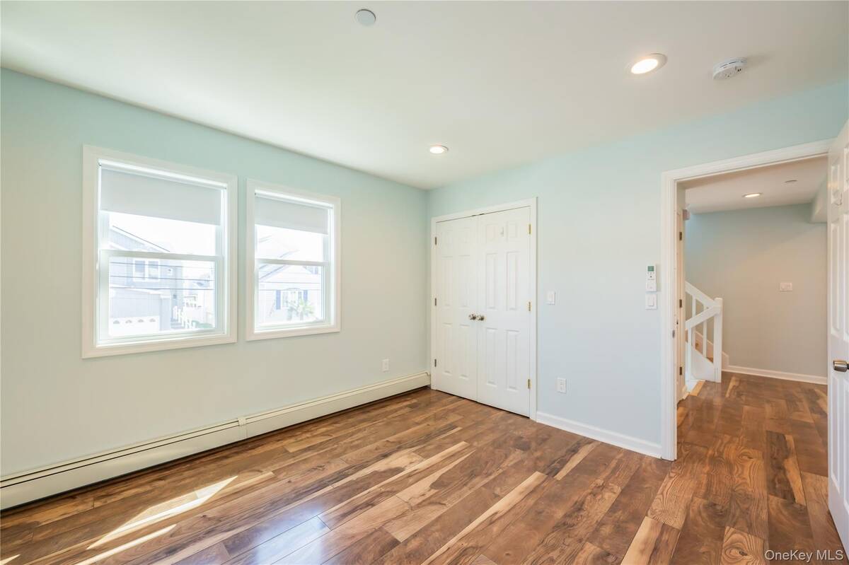 #12 photo, 869 Beach Street, サフォーク郡 Lindenhurst , NY 11757