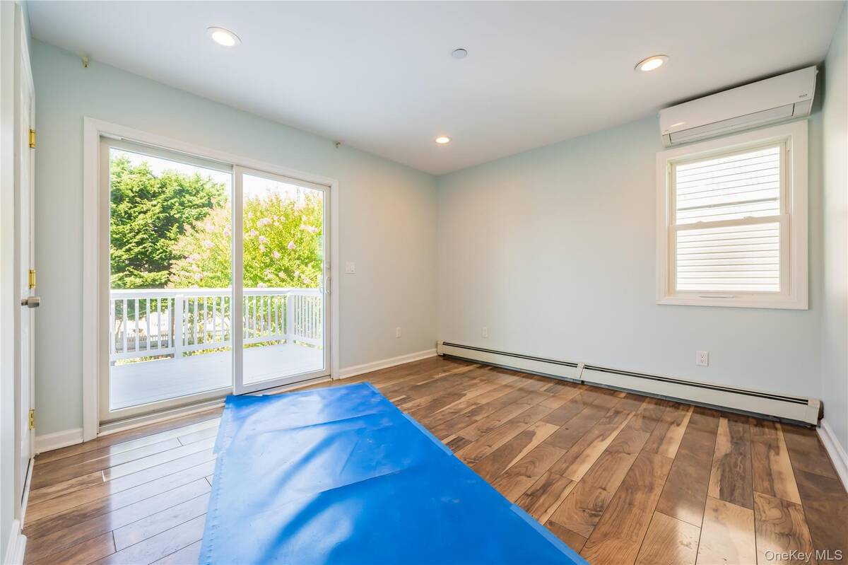 #15 photo, 869 Beach Street, サフォーク郡 Lindenhurst , NY 11757