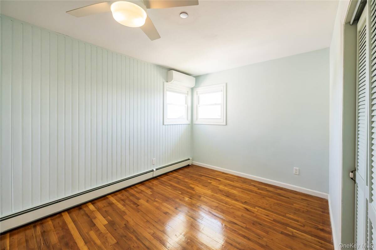 #23 photo, 869 Beach Street, サフォーク郡 Lindenhurst , NY 11757