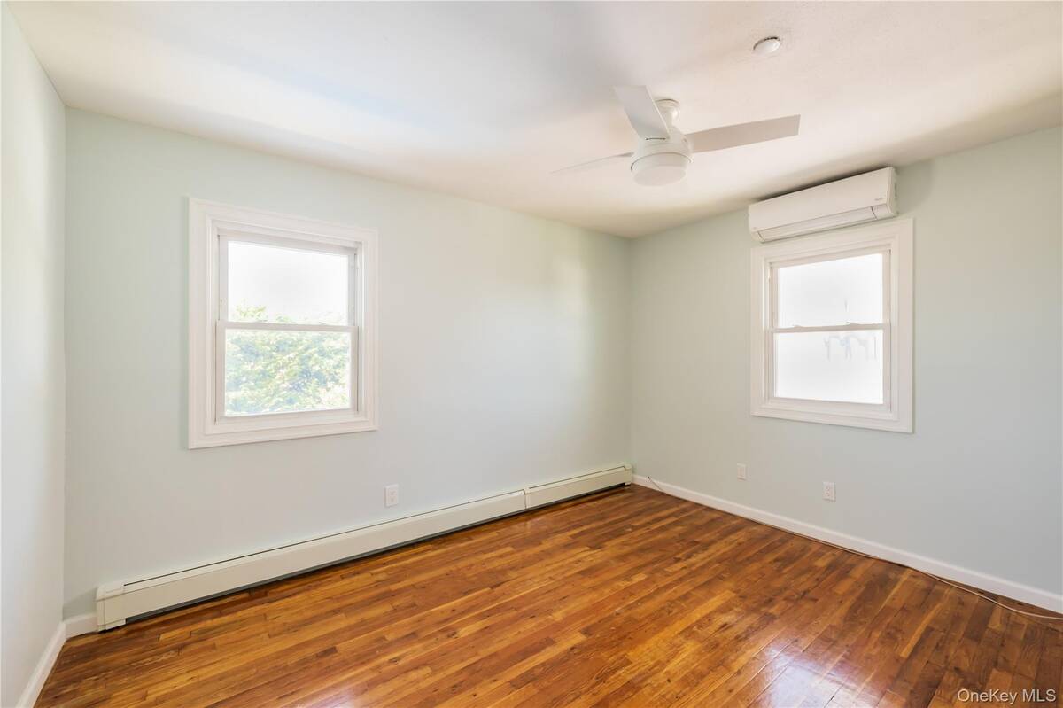 #25 photo, 869 Beach Street, サフォーク郡 Lindenhurst , NY 11757