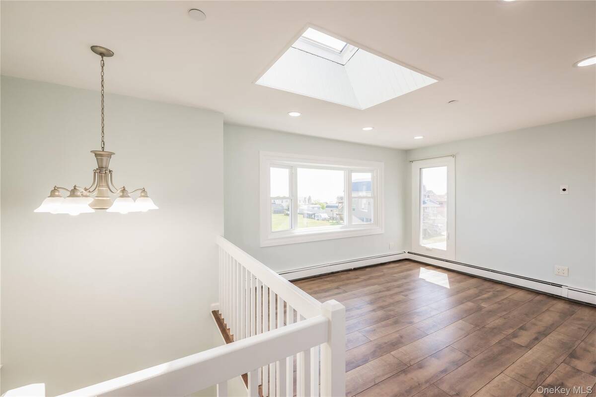 #30 photo, 869 Beach Street, サフォーク郡 Lindenhurst , NY 11757