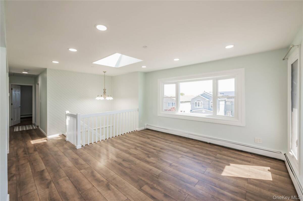 #31 photo, 869 Beach Street, サフォーク郡 Lindenhurst , NY 11757