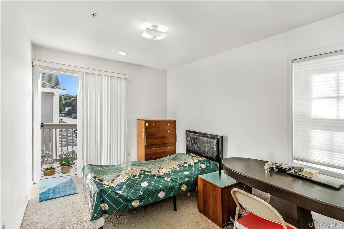 #12 photo, 802 Willow Lane, Valley Stream , NY 11580