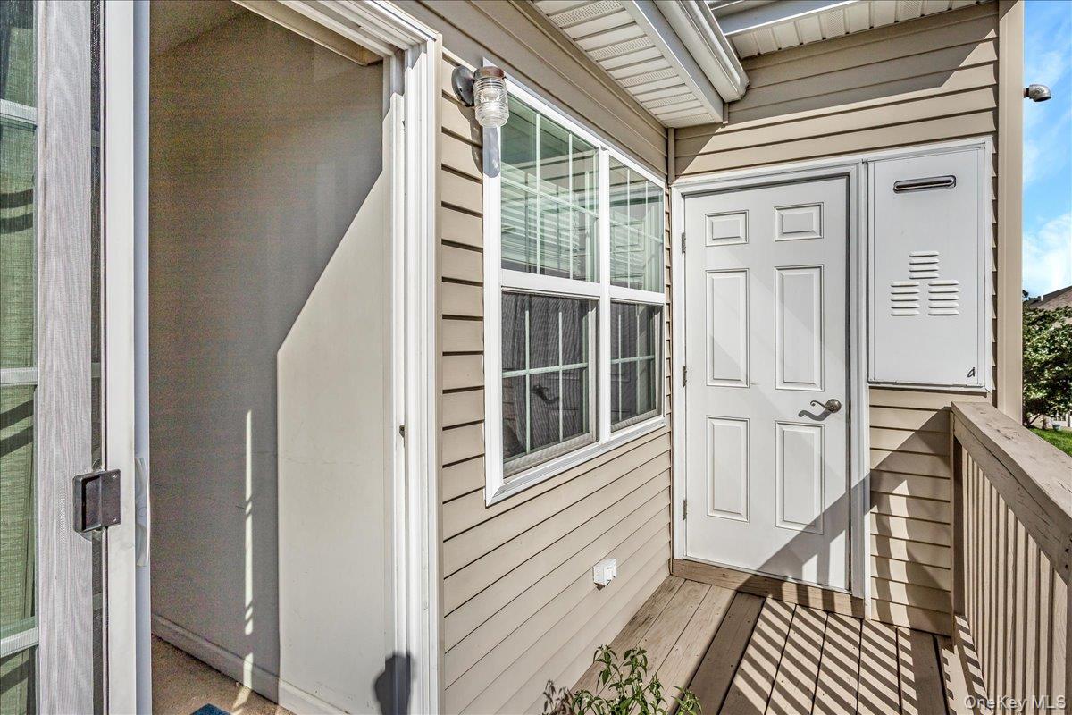 #13 photo, 802 Willow Lane, Valley Stream , NY 11580