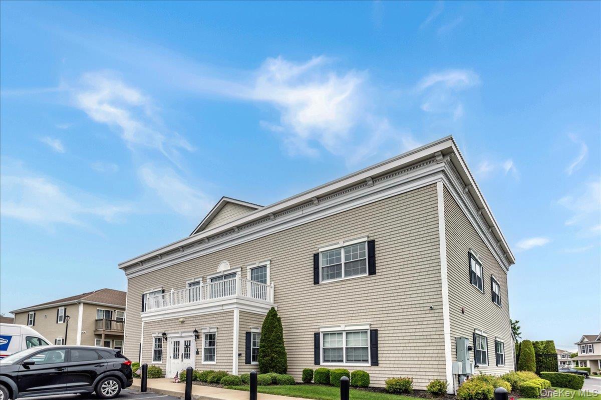 #15 photo, 802 Willow Lane, Valley Stream , NY 11580