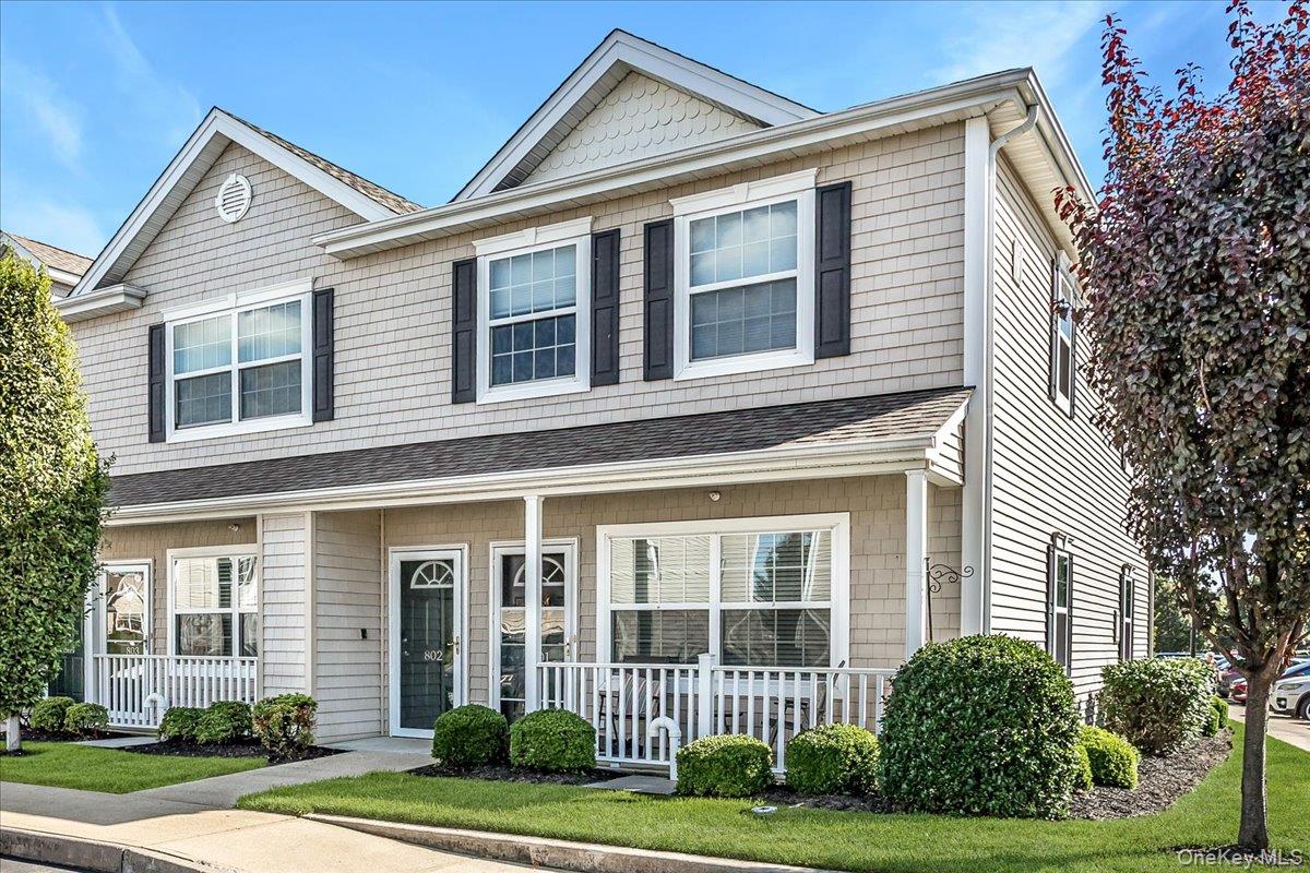 #2 photo, 802 Willow Lane, Valley Stream , NY 11580