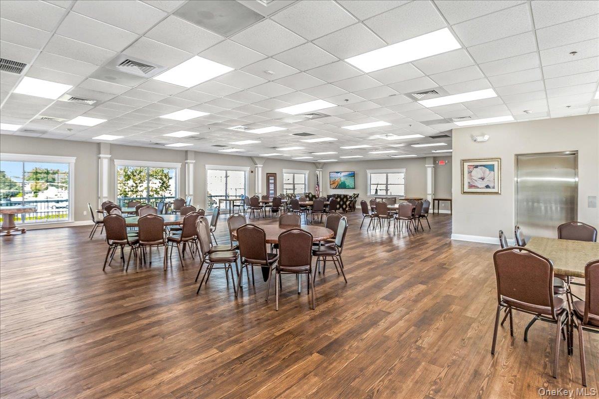 #20 photo, 802 Willow Lane, Valley Stream , NY 11580