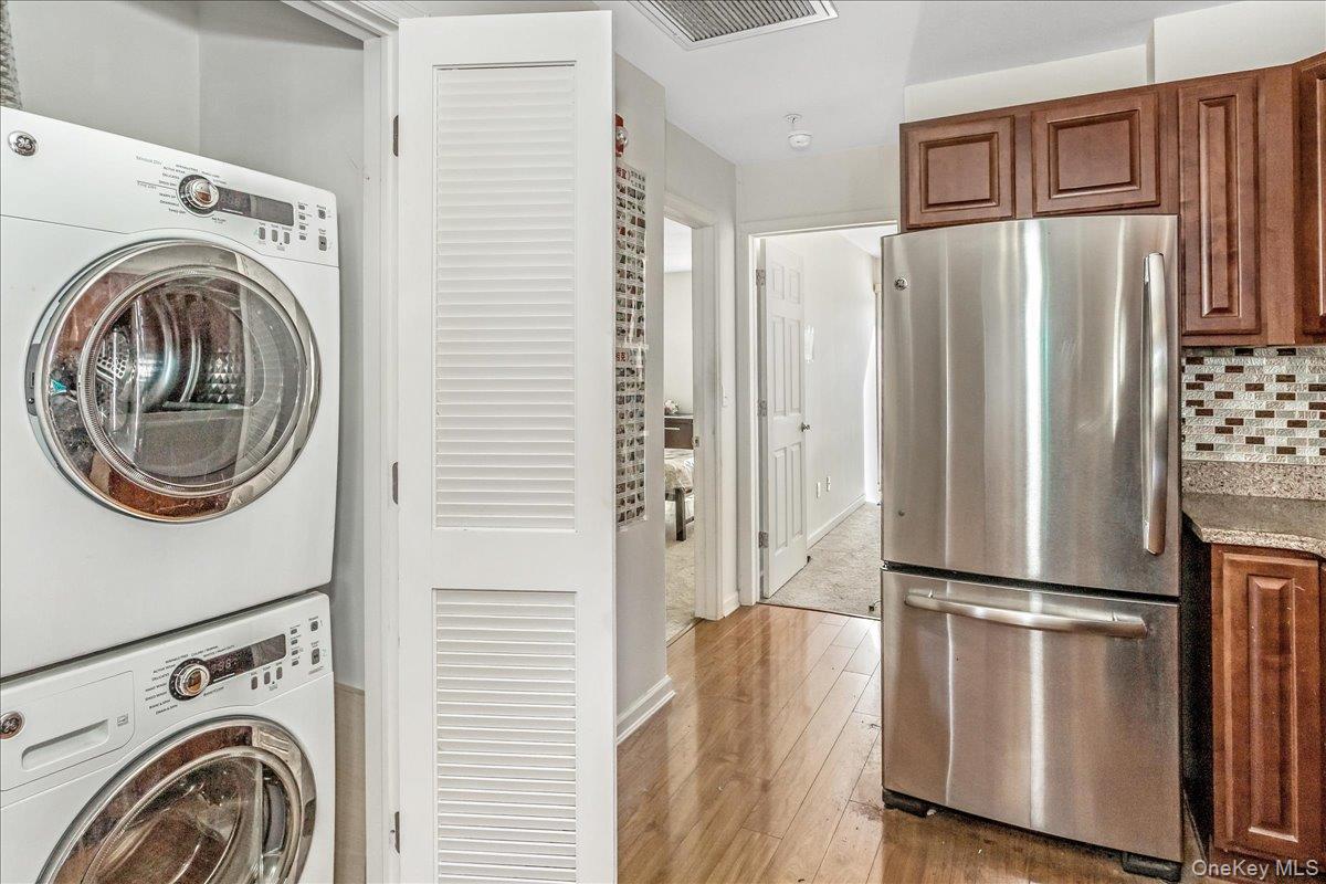 #8 photo, 802 Willow Lane, Valley Stream , NY 11580