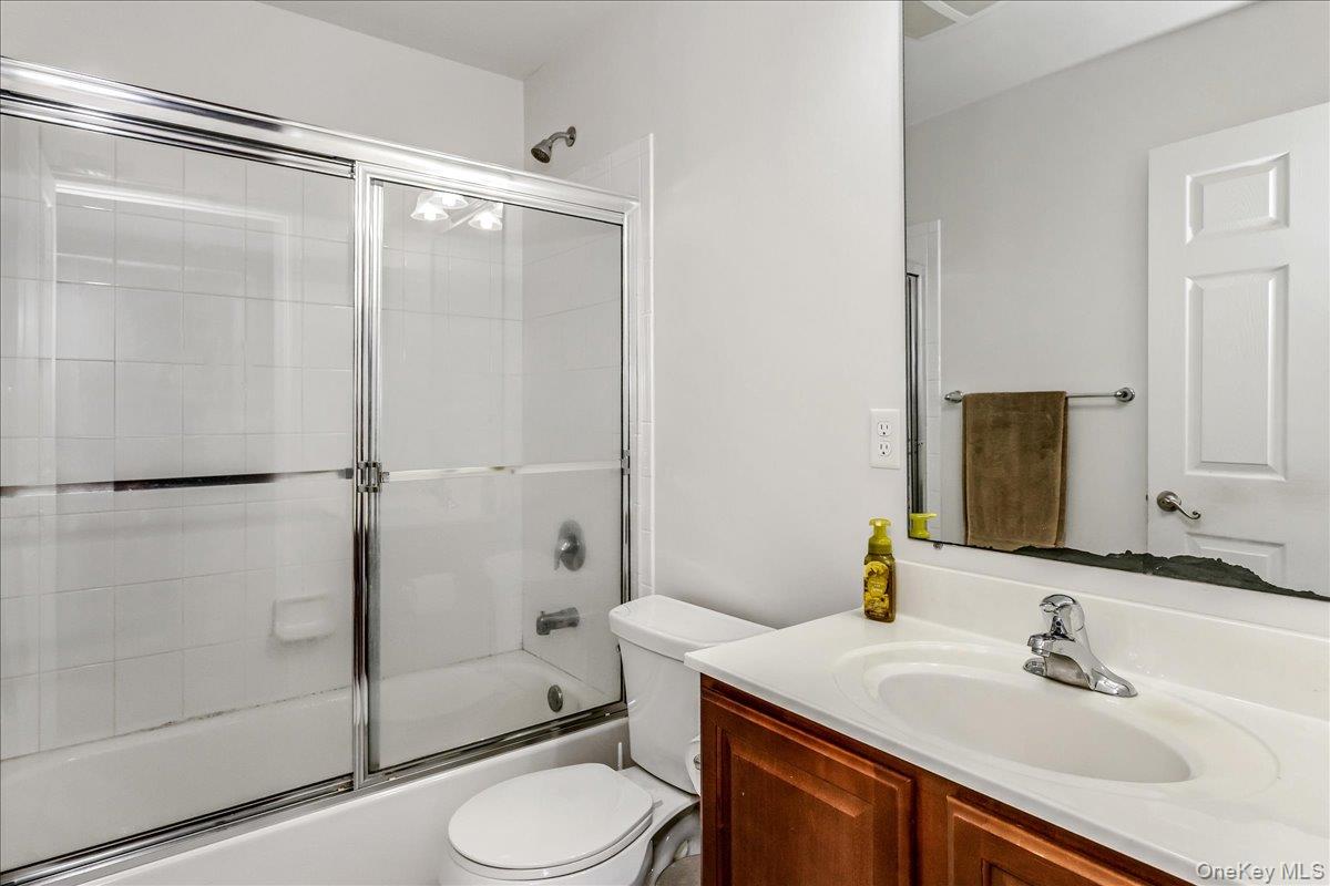 #9 photo, 802 Willow Lane, Valley Stream , NY 11580