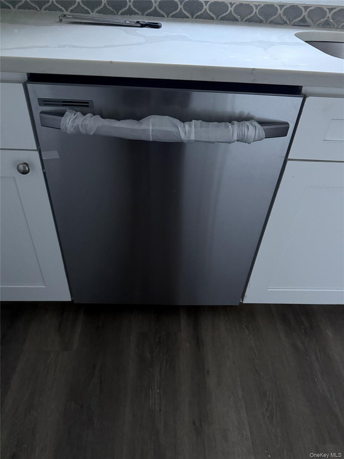 #7 photo, 60 Narcissus Rd, Kings Park , NY 11754