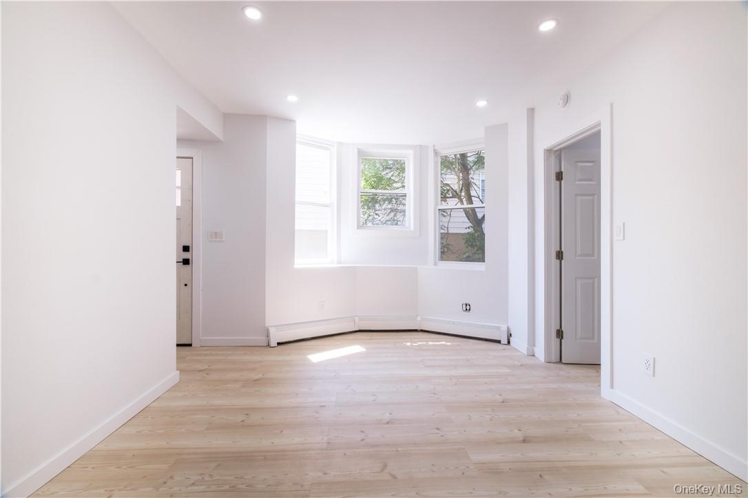 #4 photo, 594 Bellevue Avenue, Yonkers , NY 10703