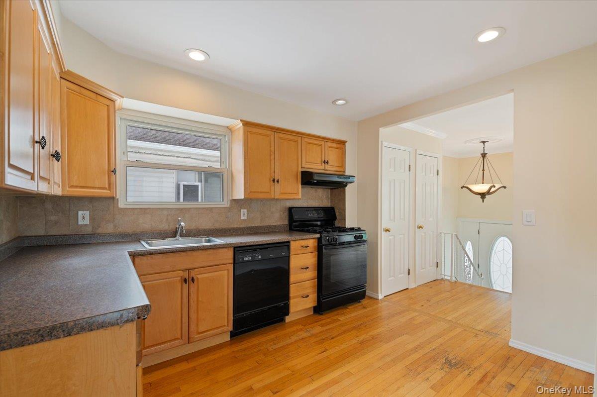 #16 photo, 16419 89th Street, Howard Beach , NY 11414