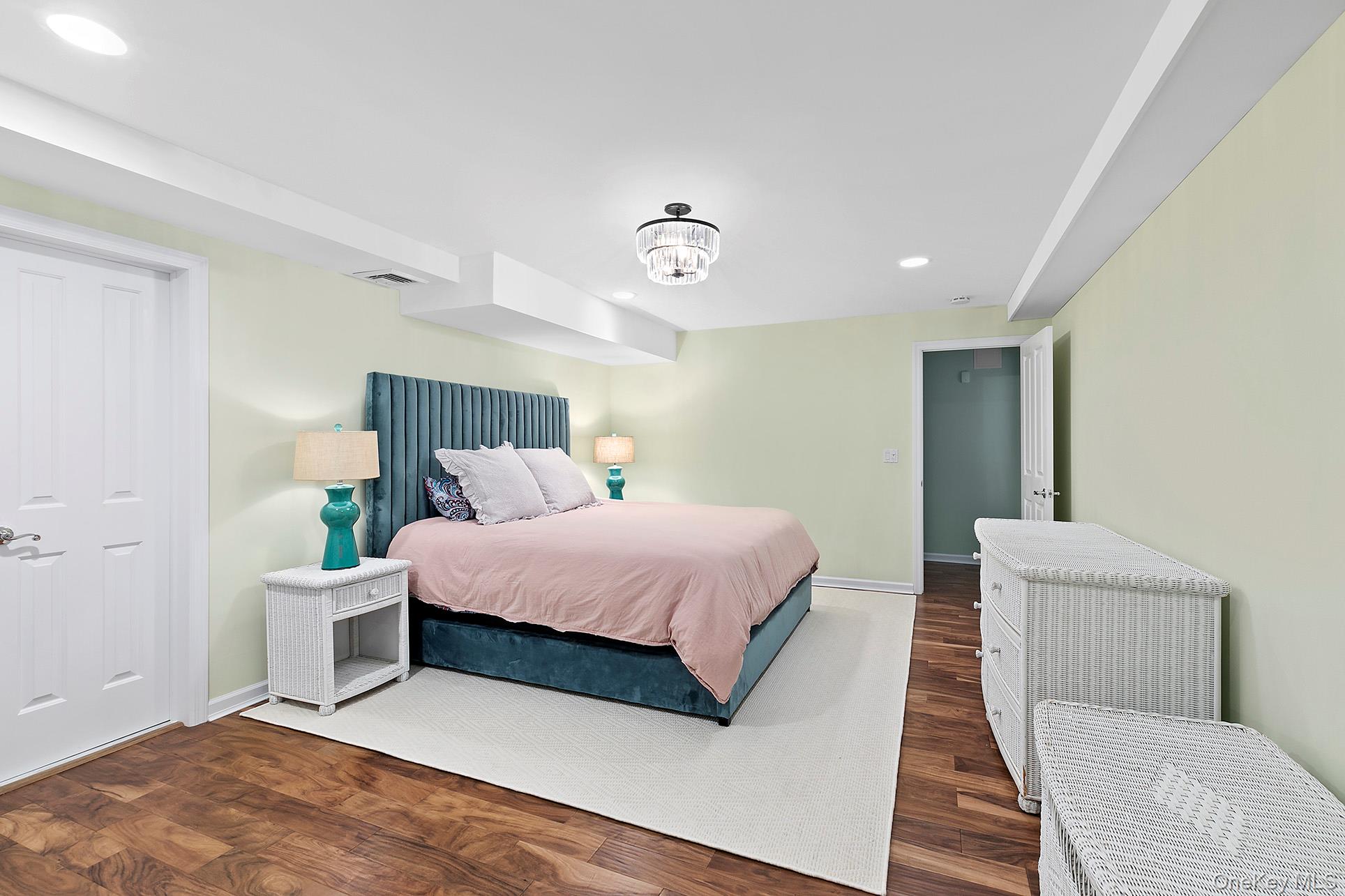 #16 photo, 492 East Hampton Sag Harbor Turnpike, East Hampton , NY 11975