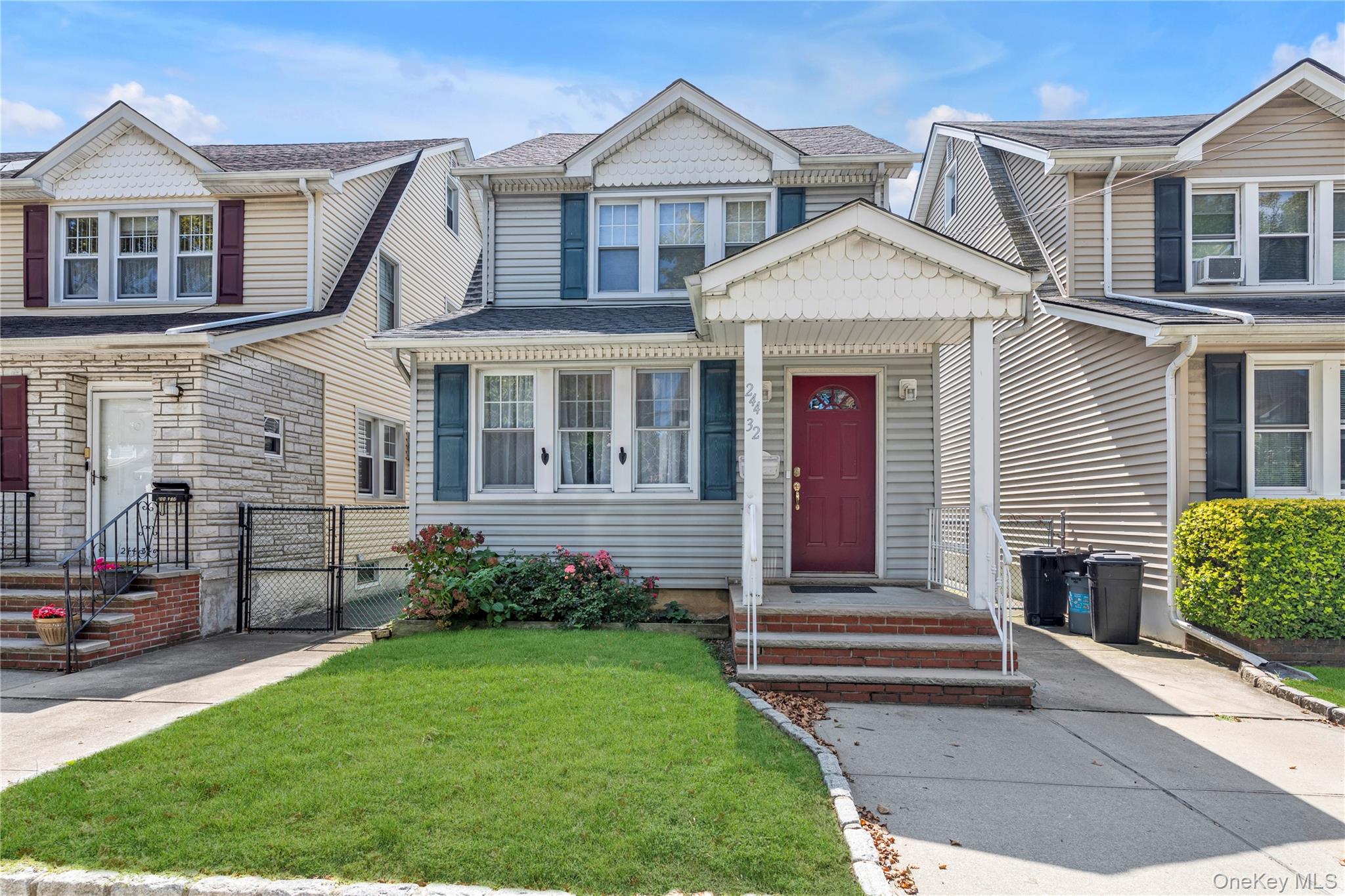 #1 photo, 24432 90th Avenue, कुईंस Bellerose , NY 11426