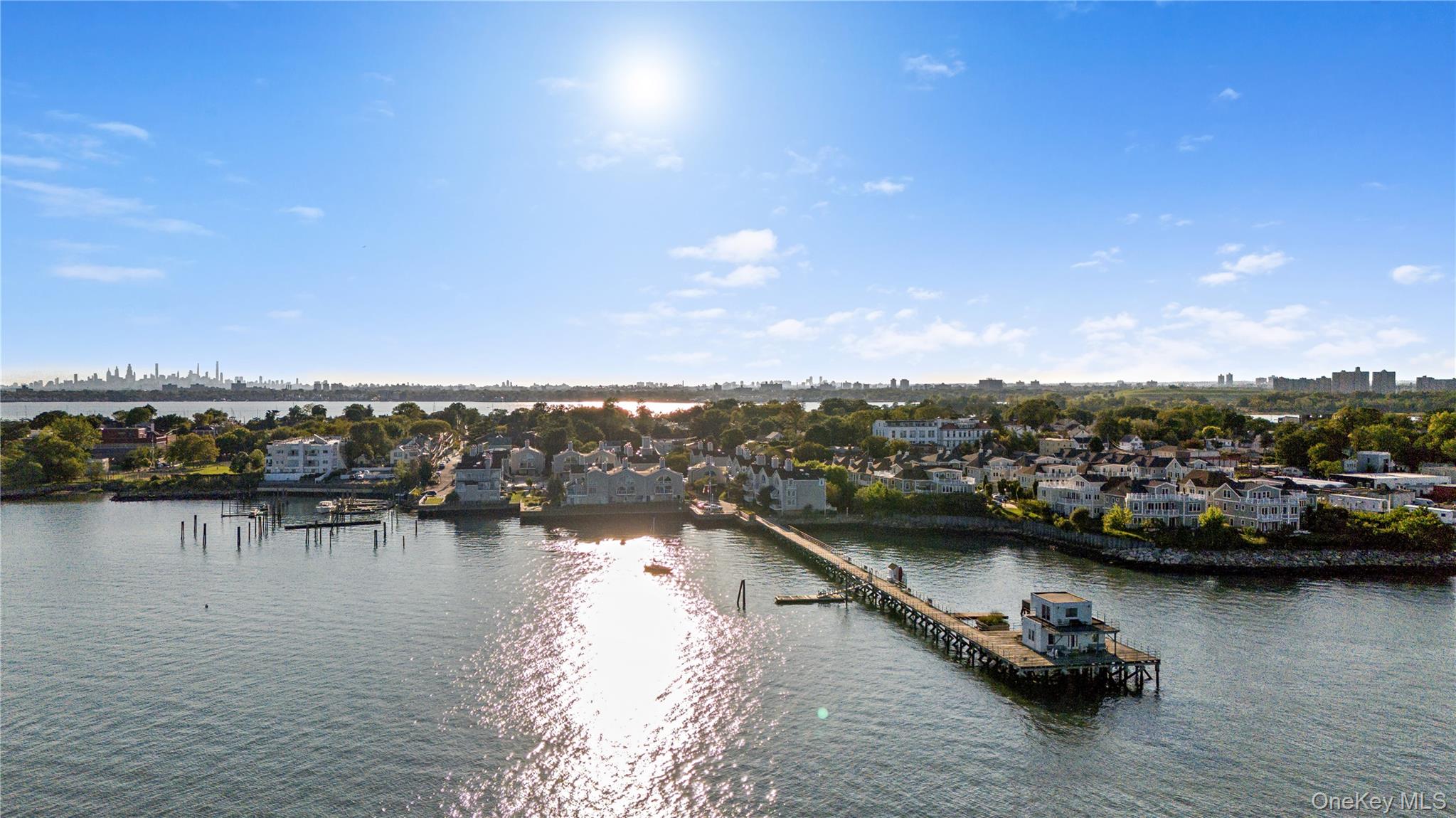 #1 photo, 21 Deepwater Way, ブロンクス区 Bronx , NY 10464